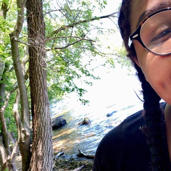 Meet your Posher, Cait - Picture 1 of 1